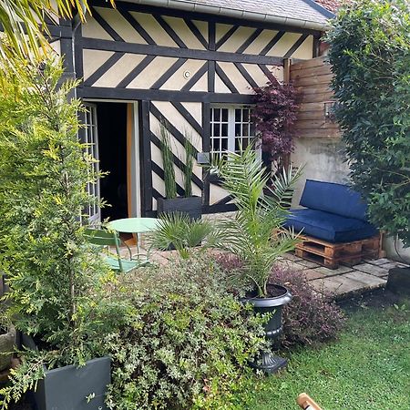 Manoir De La Croix-Sonnet Panzió Trouville-sur-Mer Kültér fotó