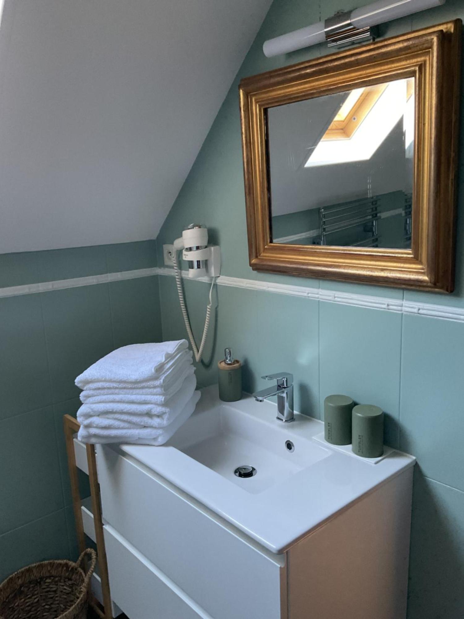 Manoir De La Croix-Sonnet Panzió Trouville-sur-Mer Kültér fotó
