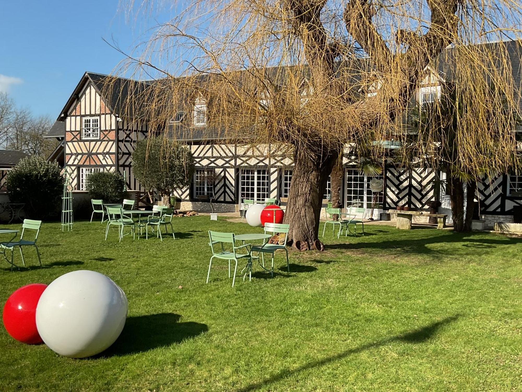 Manoir De La Croix-Sonnet Panzió Trouville-sur-Mer Kültér fotó